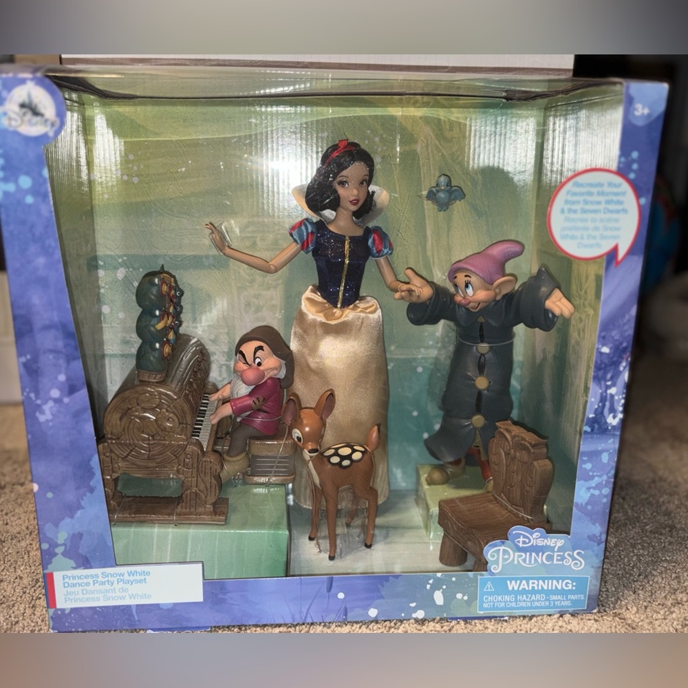 Disney Princess Snow White and Friends Playset